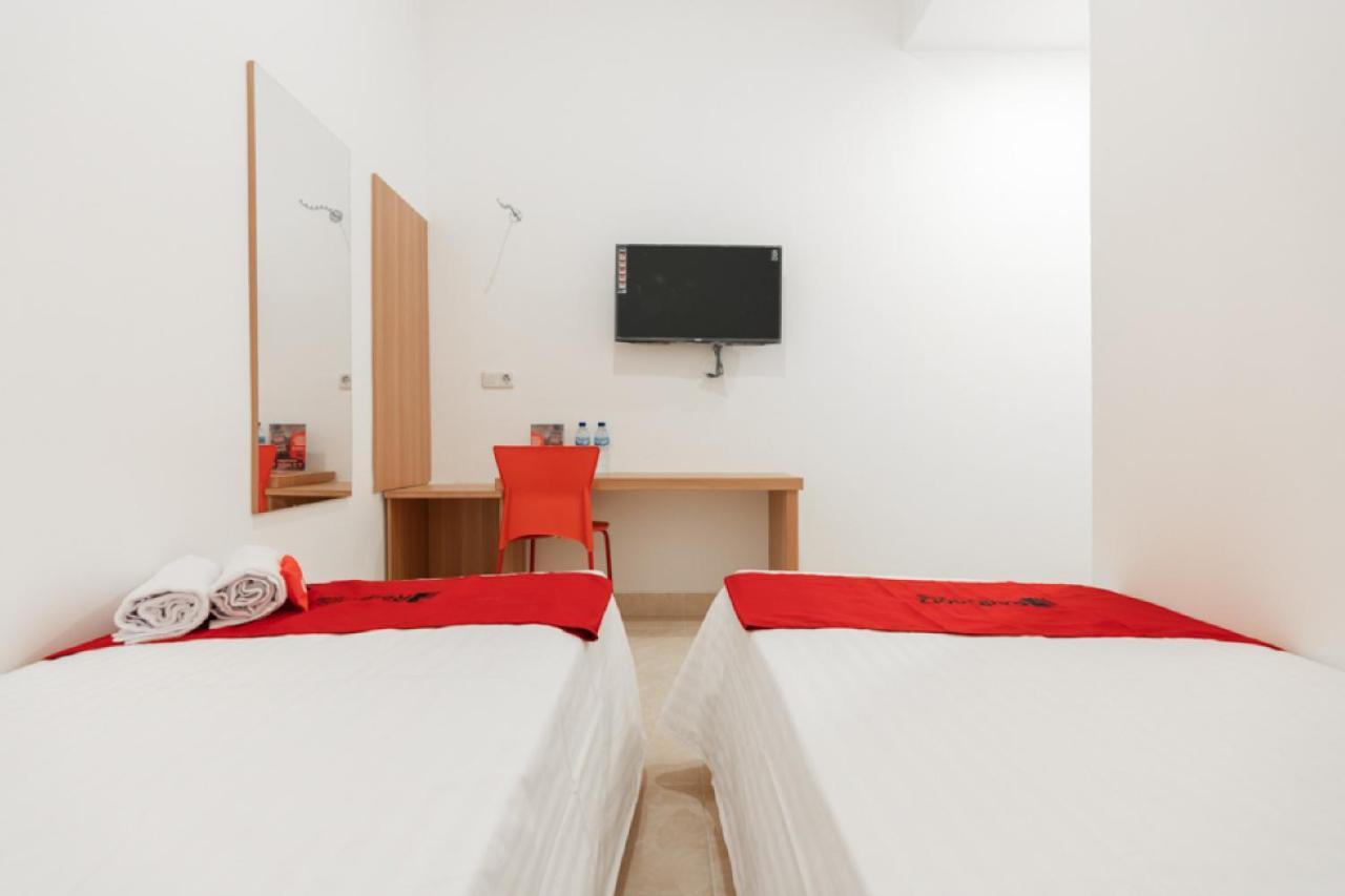 Reddoorz @ Graha Cemerlang Maros Kallikalli Ngoại thất bức ảnh