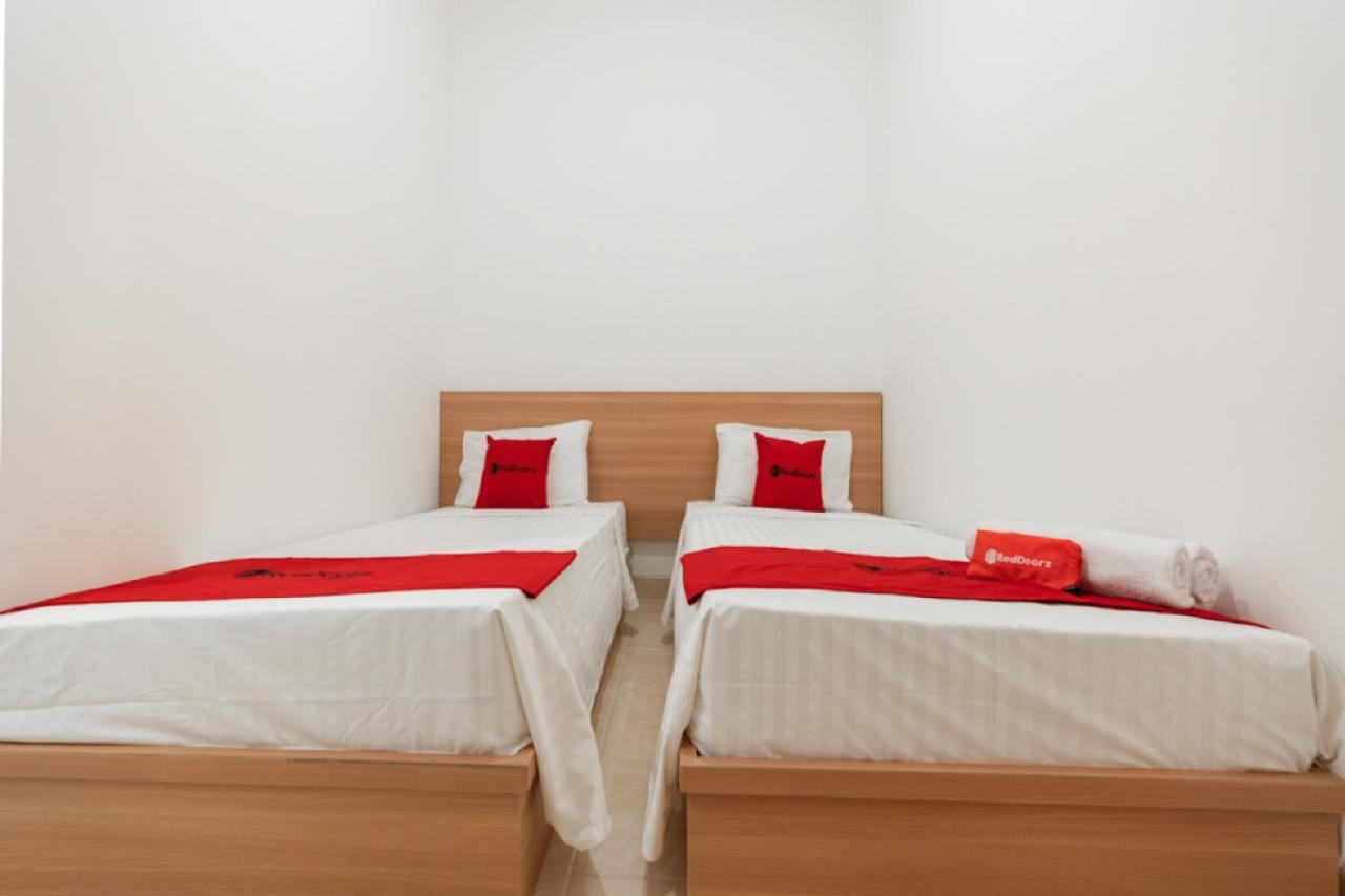Reddoorz @ Graha Cemerlang Maros Kallikalli Ngoại thất bức ảnh
